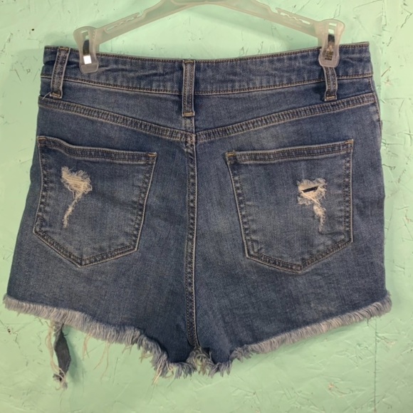 Cello Jean Shorts - Picture 8 of 9